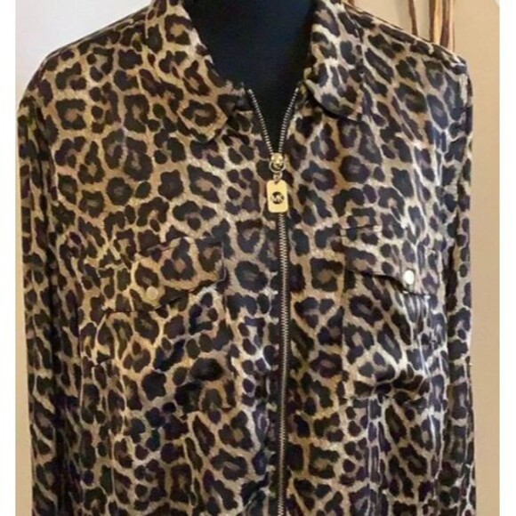 Michael Kors women Large top Leopard Print Dog Tag Zip Front Shirt animal print - Picture 4 of 4